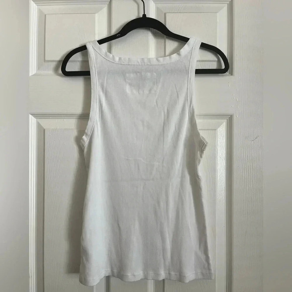 Niki Logan Jennifer Tank - Picture 4 of 7